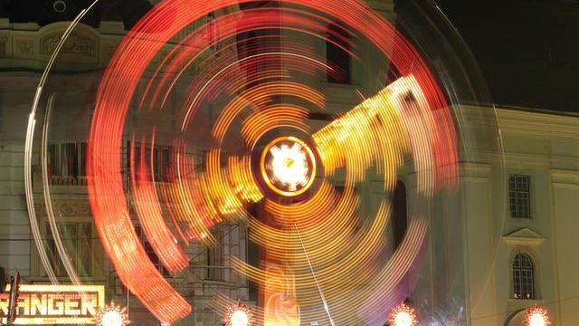 颁奖礼后台更衣室门牌被拍到换过名字，主办方称「临时调整席位」