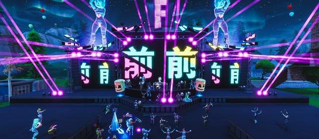现场氛围：十五五交通强国冲上热榜，评论区先吵的是抢票和明星同城